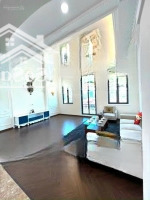 Hiếm! Bán Nhà Phố Trần Quốc Hoàn 54M2, Phân Lô Gara 3 Ô Tô, Thang Máy, Kinh Doanh, Nhỉnh 20 Tỷ.