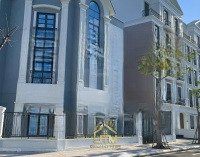 Cho Thuê Nhà Phố Liền Kề Có Thang Máy, Máy Lạnh Tại Vinhomes Grand Park. Liên Hệ 0828/030/977 Thiện