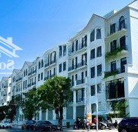 Cho Thuê Nhà Phố Liền Kề Có Thang Máy, Máy Lạnh Tại Vinhomes Grand Park. Liên Hệ 0828/030/977 Thiện