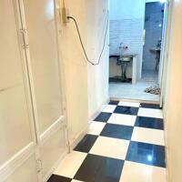 Cho thuê căn hộ TT tầng 2 ngõ 1 Tạ Quang Bửu, 40m2, 1 ngủ, 1 WC 5.5tr ở sinh viên ngoan
