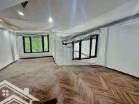 Bán Nhà Mới Hoàng Đạo Thành 84M2 - 6 Tầng Chỉ 11.2 Tỷ Ô Tô Đỗ Cửa 2 Mặt Ngõ Sân Vườn Rộng Thư Thái