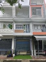 Nhà Rẻ: 3Tỷ450, Tặng Hết Nội Thất Nhà 1 Trệt 2 Lầu Sân Thượng Kdc Phú Hồng Thịnh 8, Thuận An