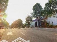 Tôi Chính Chủ Cần Bán 2 Miếng Đất Kế Sân Golf.