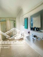 Chính Chủ Cần Bán Biệt Thự Song Lập Phố Văn Cao - Phân Lô Cán Bộ - 270M2 - 2 Gara Oto Thang Máy
