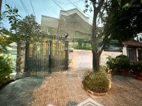 Quá Hót.... Giảm 4 Tỷ Bán Gấp Biệt Thựdiện Tíchkhủng 10 X 20 = 200M2..... Giá Mới..26 Tỷ