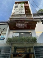 Chỉ 15.3 Tỷ Doanh Thu 50 Triệu-Căn Hộ Dịch Vụ 5 Tầng Thang Máy Ngay Út Tịch - 4.2X18M (75M2). Đường Ôtô