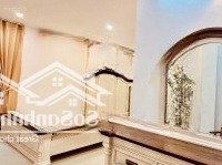 Bán Khách Sạn 5 Tầng Mới Xây Hẻm Hùng Vương Ngay Chợ Đêm Nha Trang Chỉ 26 Tỷ.