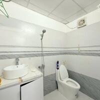 Bán Nhà 2 tầng Cách Mặt Tiền Nguyễn Trãi Chỉ 30m mà giá có :2,2xx tỷ.