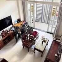 Bán nhà Mặt Tiền Thị Trấn Nhà Bè - Diện tích: 5m x 13,5m - Giá: 7 Tỷ 490 Triệu