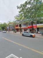 Siêu Hiếm! Cho Thuê Nhà Mặt Phố Trung Hòa - Vũ Phạm Hàm, Mặt Tiền 25M, Diện Tích 200M2, 4 Tầng