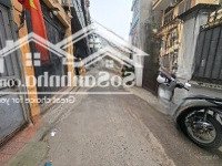 Bán Nhà Mới Xây, Vị Trí Đẹp Gần Phố, Ô Tô Đỗ Sát Nhà - Tiện Ích Ngập Tràn