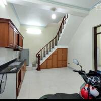 Cho thuê nhà ở nhóm SV, gđ, KD onl, VP ngõ Tân Mai 3 tầng x 48m2, 4 ngủ, 3 vệ sinh, 12 Triệu