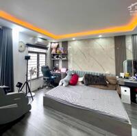 TINH HOA HÀ ĐÔNG 40m2 - 5 Tầng - Mặt tiền 5,5m