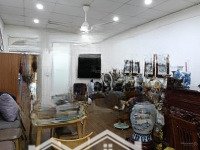 Gia Đình Cần Chuyển Nhượng Căn Nhà 3 Tầng, 43M2 Mặt Phố Lạc Long Quân Quận Tây Hồ.