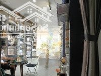Gia Đình Cần Chuyển Nhượng Căn Nhà 3 Tầng, 43M2 Mặt Phố Lạc Long Quân Quận Tây Hồ.