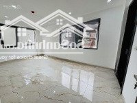 Toà Nhà 7 Tầng Thang Máy Vip Nhất Quận Đống Đa - Phố Nguyễn Chí Thanh - Ô Tô Đỗ Trong Nhà - 2 Mặt