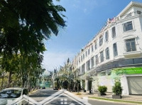 Bán Gấp Shophouse Sân Vườn Lakeview City Mặt Tiền Song Hànhdiện Tích7X20M 5 Lầu Giá Bán 28,5 Tỷ Liên Hệ:0902872670