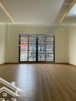 Chỉ 6.5 Tỷ Sở Hữu Ngay 50,5M Nhà 5 Tầng Đẹp Long Lanh Tại Vĩnh Hưng Cách Ô Tô Tránh Chỉ 10M!