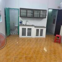 Bán căn hộ tập thể tầng 4 mặt tiền đường Lê Văn Sỹ Q. Tân Bình