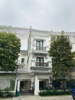 Biệt Thự Full Nội Thất Sịn San Hô, 135M2,Mặt Tiền9M, Gần Công Viên, Bể Bơi, Vài Bước Ra Hồ Ngọc Trai !