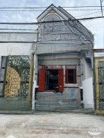 Bán Nhà Thái Hòa Tân Uyên Mái Ngói Full Trần Gỗ Sân Xe Hơi 3 Phòng Ngủ