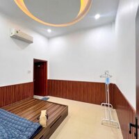 Nhà lầu 4 phòng ngủ - Cách trường Đại Học Y Dược Cần Thơ 500m