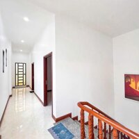 Nhà lầu 4 phòng ngủ - Cách trường Đại Học Y Dược Cần Thơ 500m