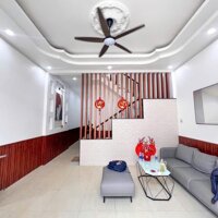 Nhà lầu 4 phòng ngủ - Cách trường Đại Học Y Dược Cần Thơ 500m