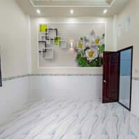 Nhà lầu rộng 4 phòng ngủ gần trường đại học Võ Trường Toản