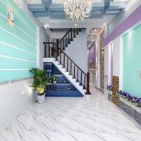 Nhà lầu rộng 4 phòng ngủ gần trường đại học Võ Trường Toản