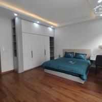Bán nhà Bồ Đề,Long Biên 7 tầng,45m,mt4.5m oto đỗ cửa chỉ 11 tỷ