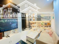 1 Nhà Ra Phố,Oto Đỗ Cổng,Lô Góc 2 Mặt Ngõ Nguyễn Chí Thanh. Diện Tích: 40M,5 Tầng,Mt 4M.thương Lượng 10.6Tỷ