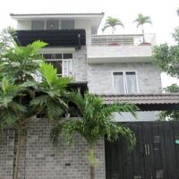 Bán Villa Góc 2 Mặt Tiền Ngay Nguyễn Hoàng, 10x21m, 3 Lầu, Nhà Kiên Cố.