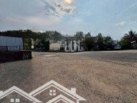 ........Có 4 Kho Đang Hoạt Động .Diện Tích 6157M2.Được Công Nhận 6400M2..Trên Đường Thống Nhat