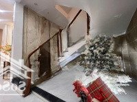 Bán Nhà Mặt Phố Kim Mã Thượng, 40M2, 6 Tầng, Thang Máy, Mặt Tiền 7M, Lô Góc, 17 Tỷ, Tầng 1 Gara Oto