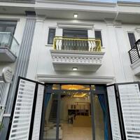 Bán nhà sổ riêng ngay chợ tân hiệp, trung tâm Tp Tân Uyên Bình Dương