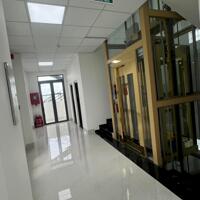 Cho thuê tòa nhà văn phòng mặt tiền đường 30/4, gần công viên lưu hữu phước
