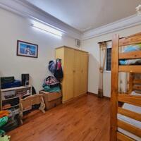 Bán nhà Hào Nam, 85m², ngõ thông, sân riêng, 4 tầng, giá 13.5 tỷ