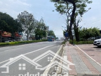 Bán Nhà Mặt Phố Nguyễn Văn Cừ 180M2 Mặt Tiền 8M, Một Mặt Phố, Một Mặt Ngõ Ô Tô