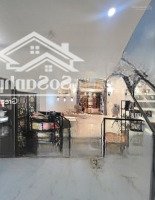 Bán Gấp Nhà Q7 - Sát Phú Mỹ Hưng -Diện Tíchgần 130M2 - Hẻm Ô Tô Tránh - Nhỉnh 13 Tỷ