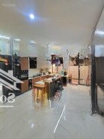 Bán Gấp Nhà Q7 - Sát Phú Mỹ Hưng -Diện Tíchgần 130M2 - Hẻm Ô Tô Tránh - Nhỉnh 13 Tỷ