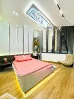 Tin Chuẩn. Chủ Nhà Nhờ Bán Gấp! Phố Ngọc Khánh, 39M2 4 Tầng, Mặt Ngõ Thông Kinh Doanh, Giá Bán 7.95 Tỷ