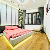 Bán nhà phố Ngọc Khánh, Quận Ba Đình. DT 35m2 x 4 tầng Ngõ thông, kinh doanh, 7.9 tỷ