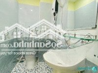 Cho Thuê Phòng Tạ Quang Bửu Ngay Chợ Rạch Ông Quận 8. Diện Tích: 30M2, Ban Công. Full Nội Thất . 5 Triệu/Tháng