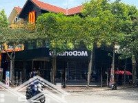 Cho Thuê Mbkd Lô Góc Phố Quán Thánh, Diện Tích 50M2 X 3 Tầng, Mặt Tiền: 13M. Mọi Mô Hình