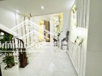 Siêu Phẩm 9.2Tỷ Phố Ngọc Hà Ba Đình - Lô Góc - 10M Ra Hồ Ô Tô Kinh Doanh - Full Nội Thất