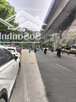 Cần Cho Thuê Nhà 57M2 - 5 Tầng Tại Số 161 Hào Nam, Vị Trí Trung Tâm Đống Đa
