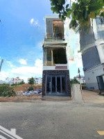 Nhà Sài Gòn: 5Tỷ800_Nhà Hoàn Công 1 Trệt 3 Lầu Full Nội Thất Kdc Gần Làng Đại Học Quốc Gia Tp.hcm