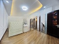 Bán Nhà La Thành, Vài Bước Ra Mặt Phố, Ngõ Thông Tứ Tung, Nội Thất Đầy Đủ, 36M2