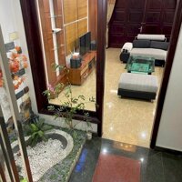 Gia chủ cần cho thuê nguyên căn 5 tầng siêu xinh tại phố Nguyên Hồng, Lê Chân, Hải Phòng ô tô để trong nhà